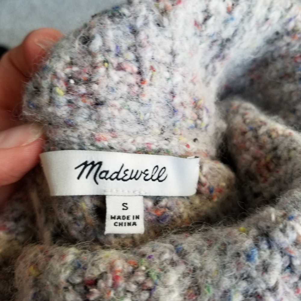 Wool turtleneck - Picture 3 of 4
